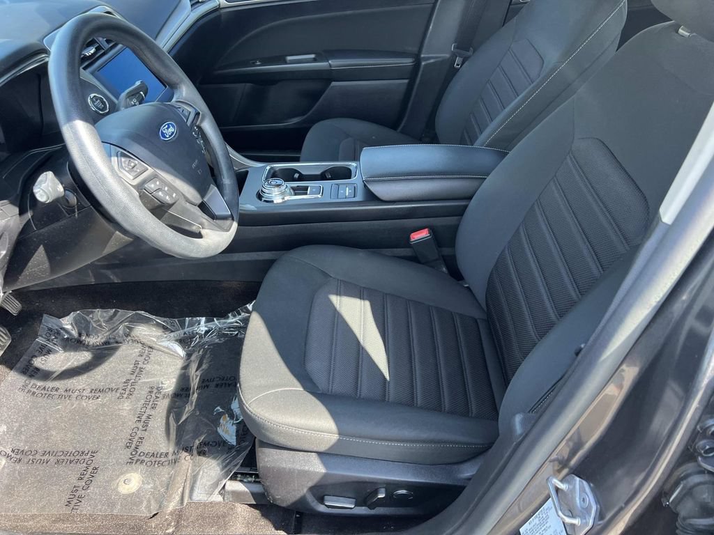 Used 2020 Ford Fusion SE FWD image 14