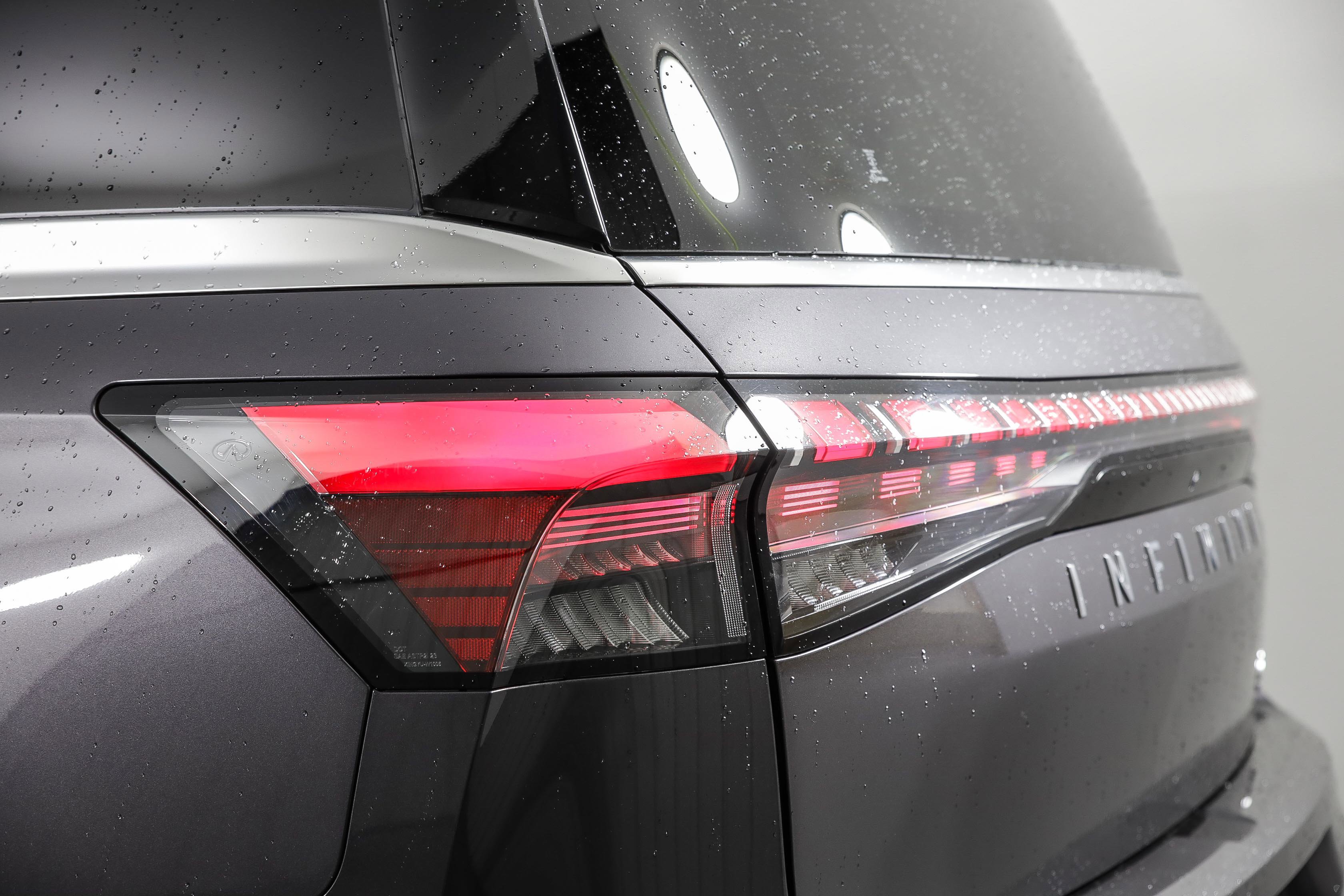 Used 2025 INFINITI QX80 Luxe image 12