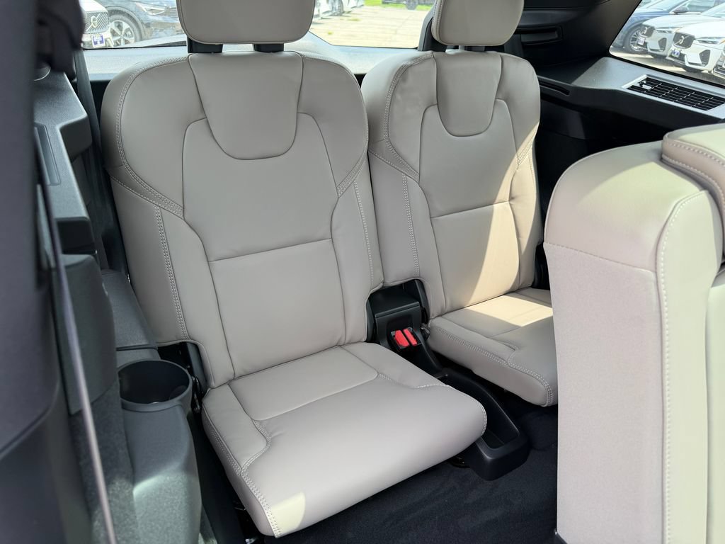New 2026 Volvo XC90 B6 Ultra w/ Protection Package Premier AWD/4WD image 12