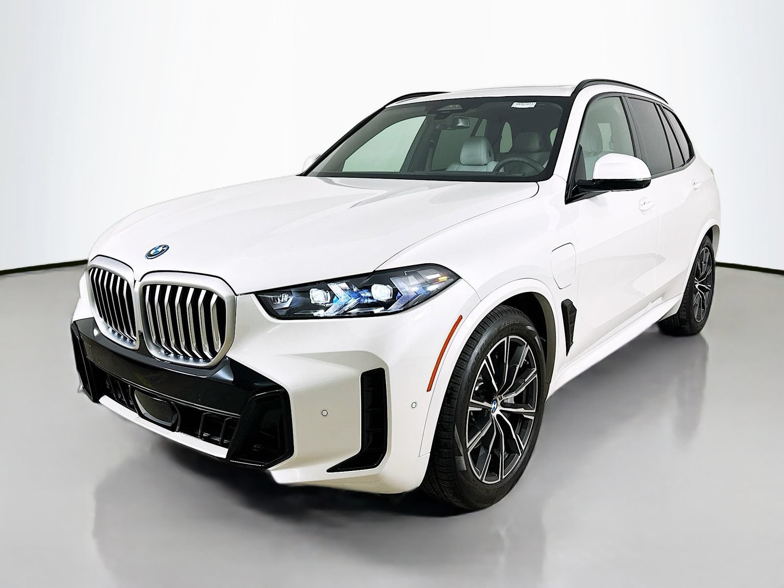 New 2026 BMW X5 xDrive50e w/ M Sport Package AWD/4WD image 1