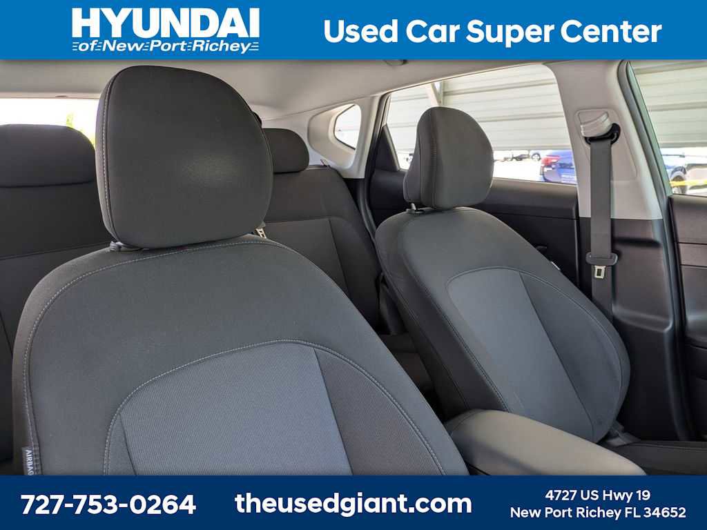 Used 2024 Hyundai Kona SE image 6