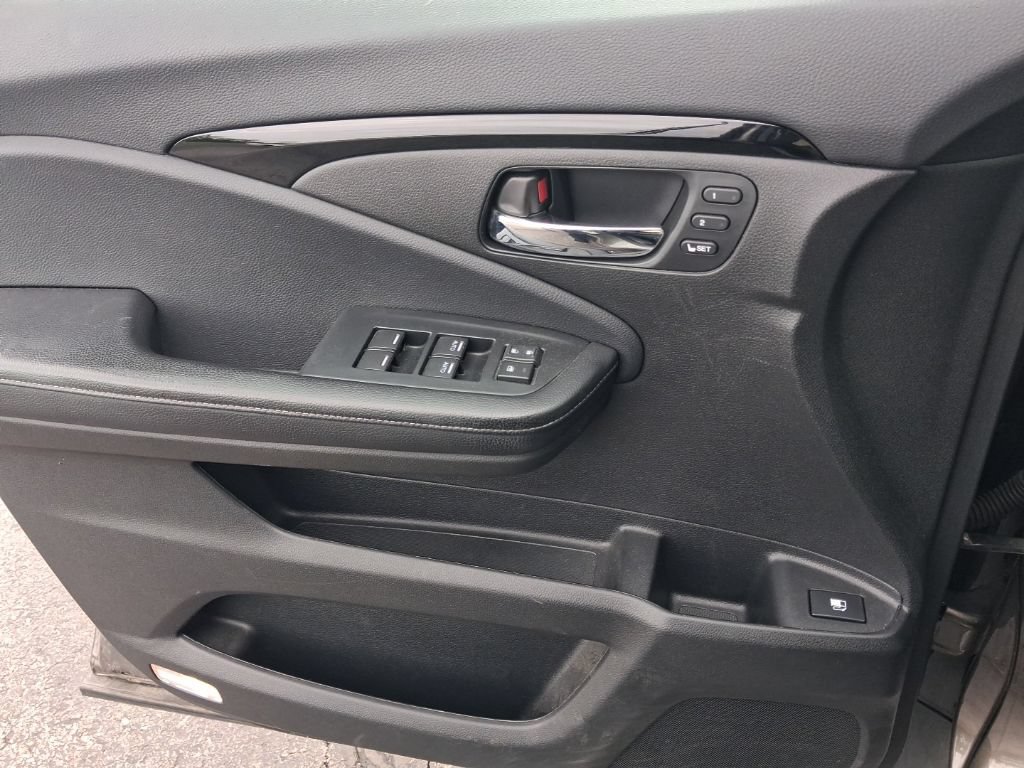 Used 2020 Honda Ridgeline RTL-E image 16
