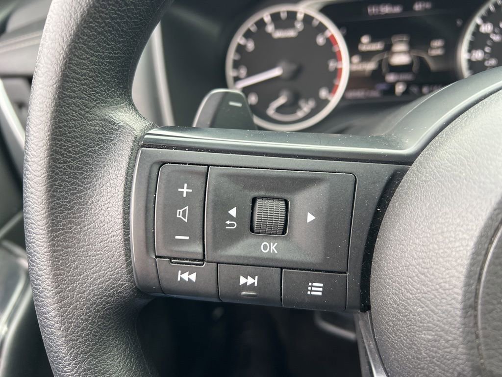 Used 2024 Nissan Rogue S image 15