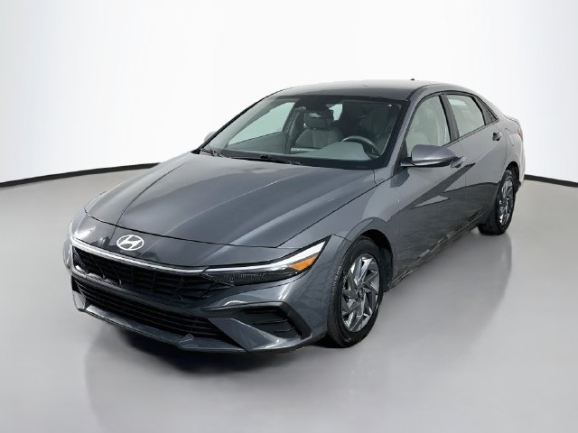Used 2024 Hyundai Elantra SEL FWD image 4