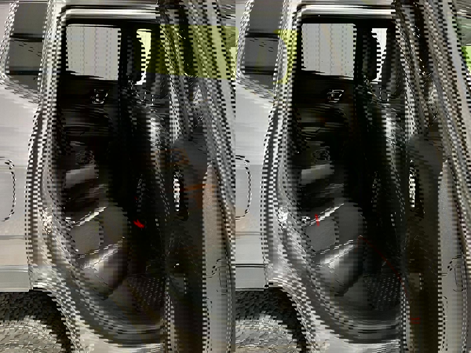 Used 2024 Jeep Compass Trailhawk image 13