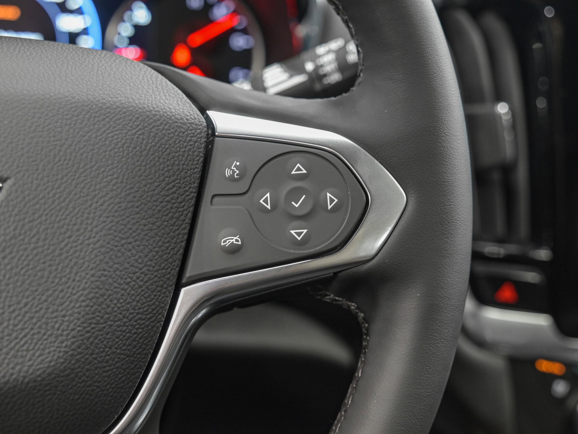 Used 2023 Chevrolet Traverse High Country w/ LPO, Floor Liner Package FWD image 20
