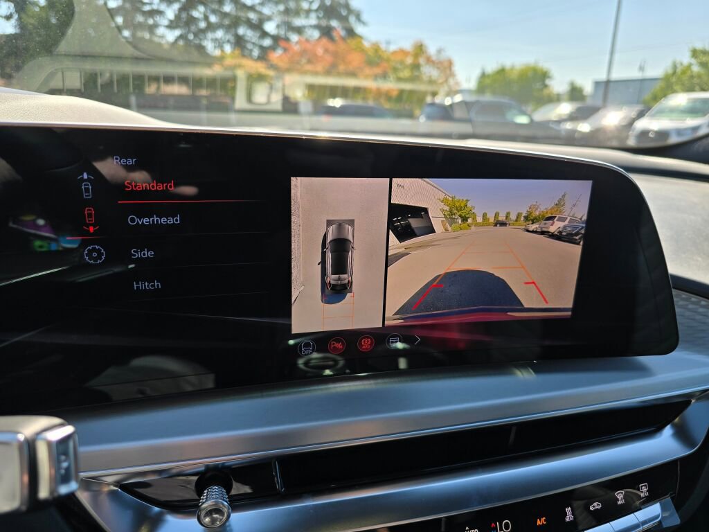 New 2026 Cadillac Lyriq V image 25