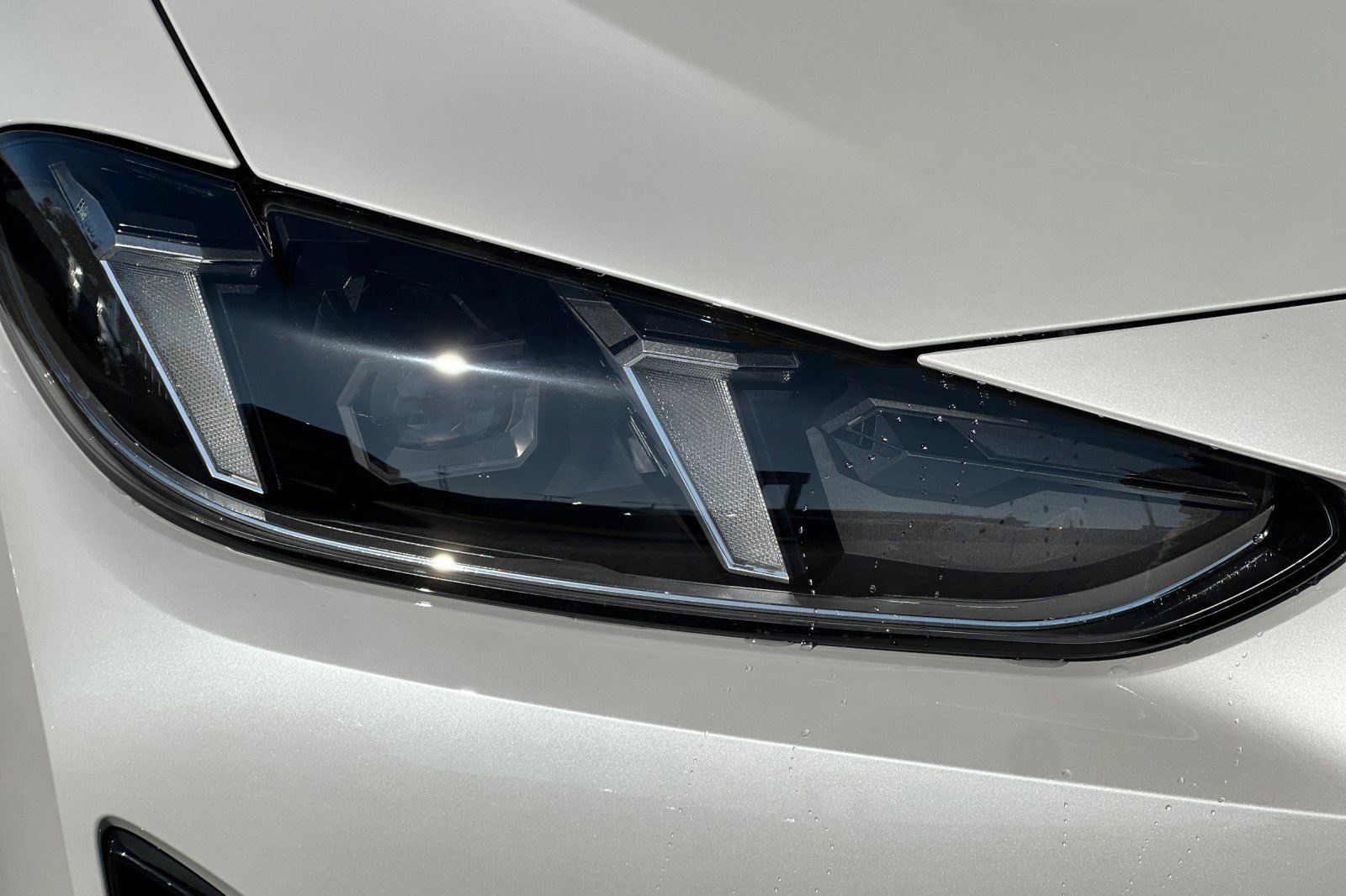 Used 2025 BMW i4 eDrive40 w/ Premium Package RWD image 10