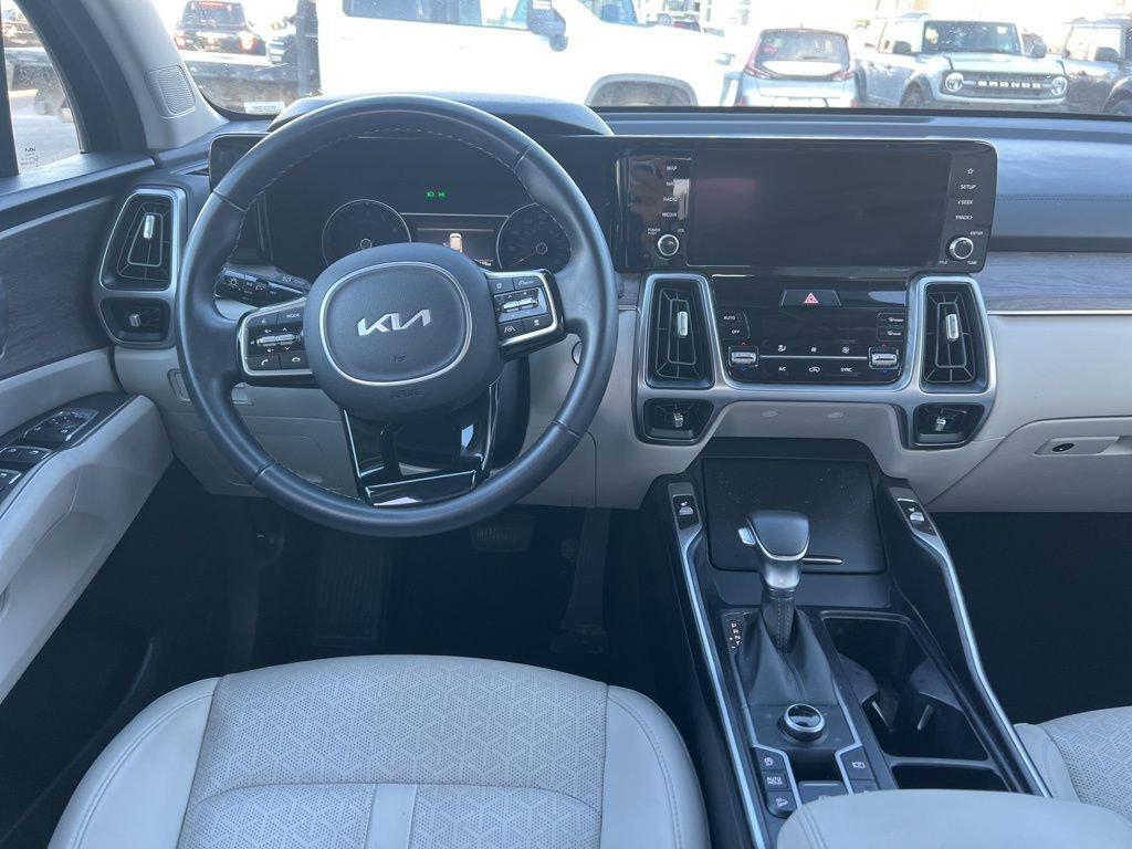Used 2023 Kia Sorento X-Line EX image 16
