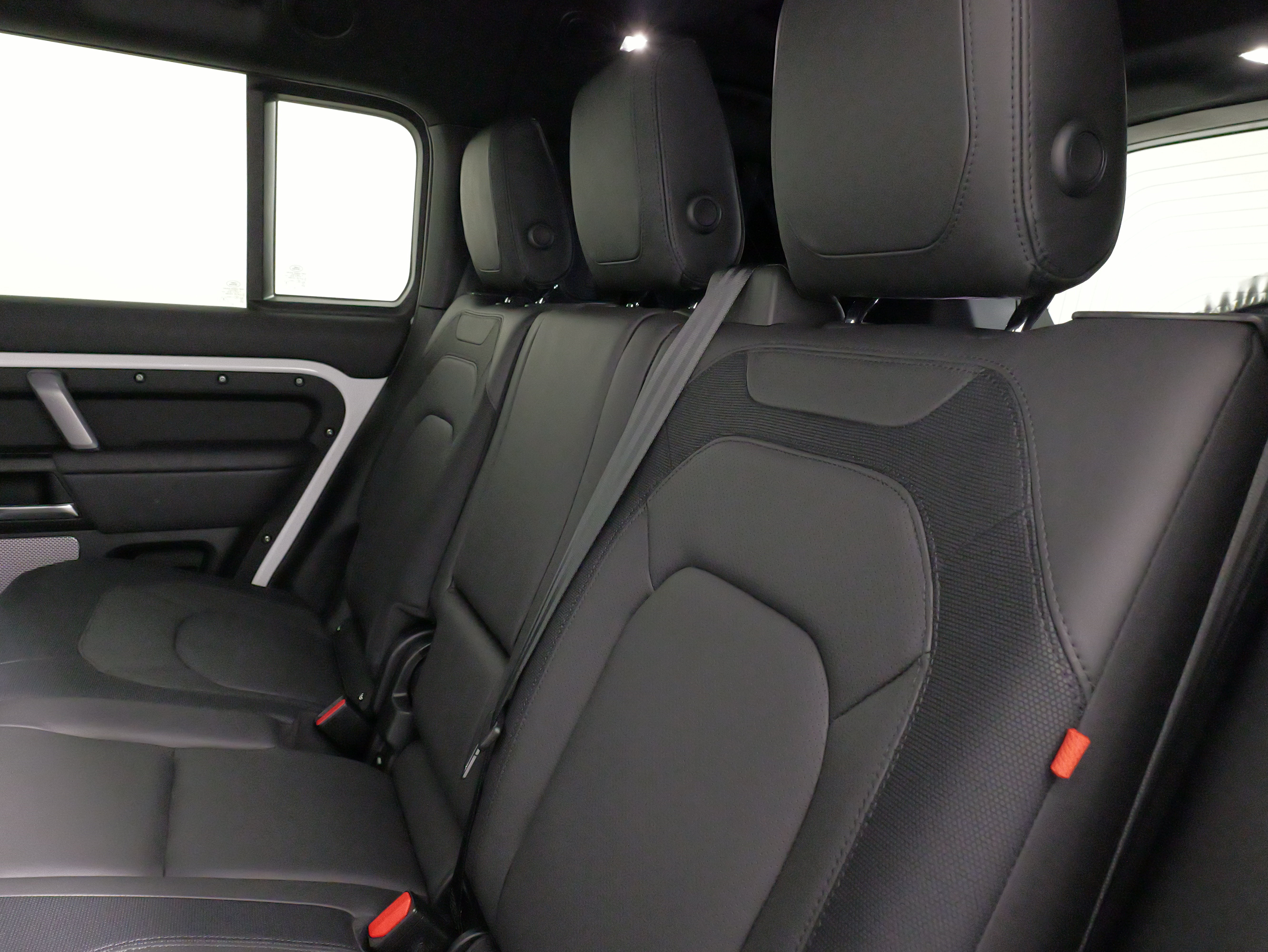 Used 2024 Land Rover Defender 130 Outbound AWD/4WD image 38