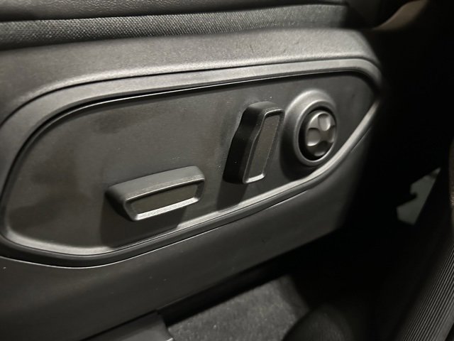 New 2024 Jeep Grand Cherokee L Altitude image 13