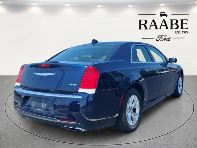 Used 2016 Chrysler 300 Limited RWD image 5