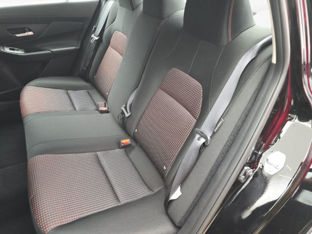 New 2027 Nissan Sentra SR w/ Floor Mat Package FWD image 14