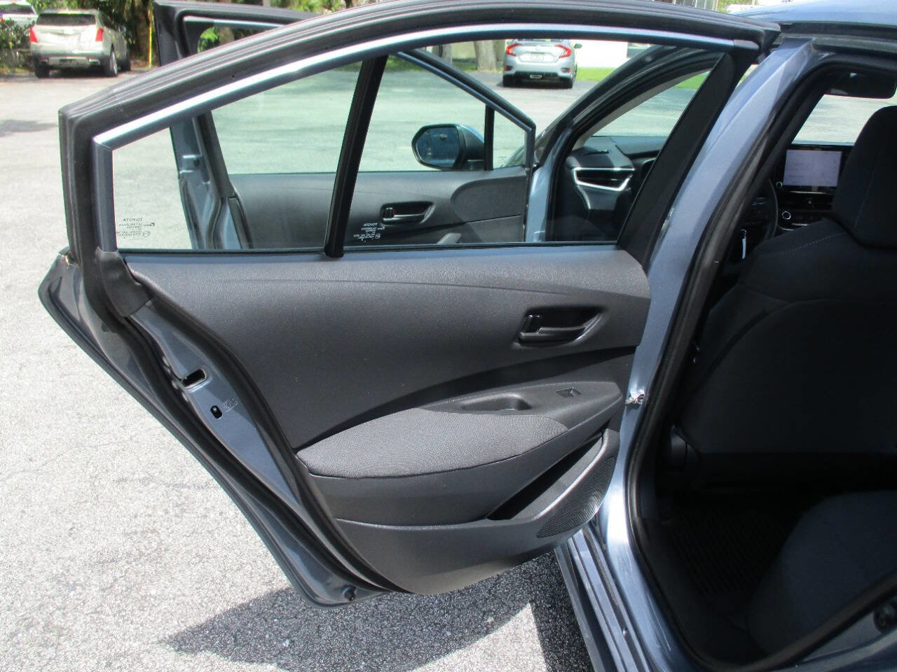 Used 2022 Toyota Corolla LE FWD image 20
