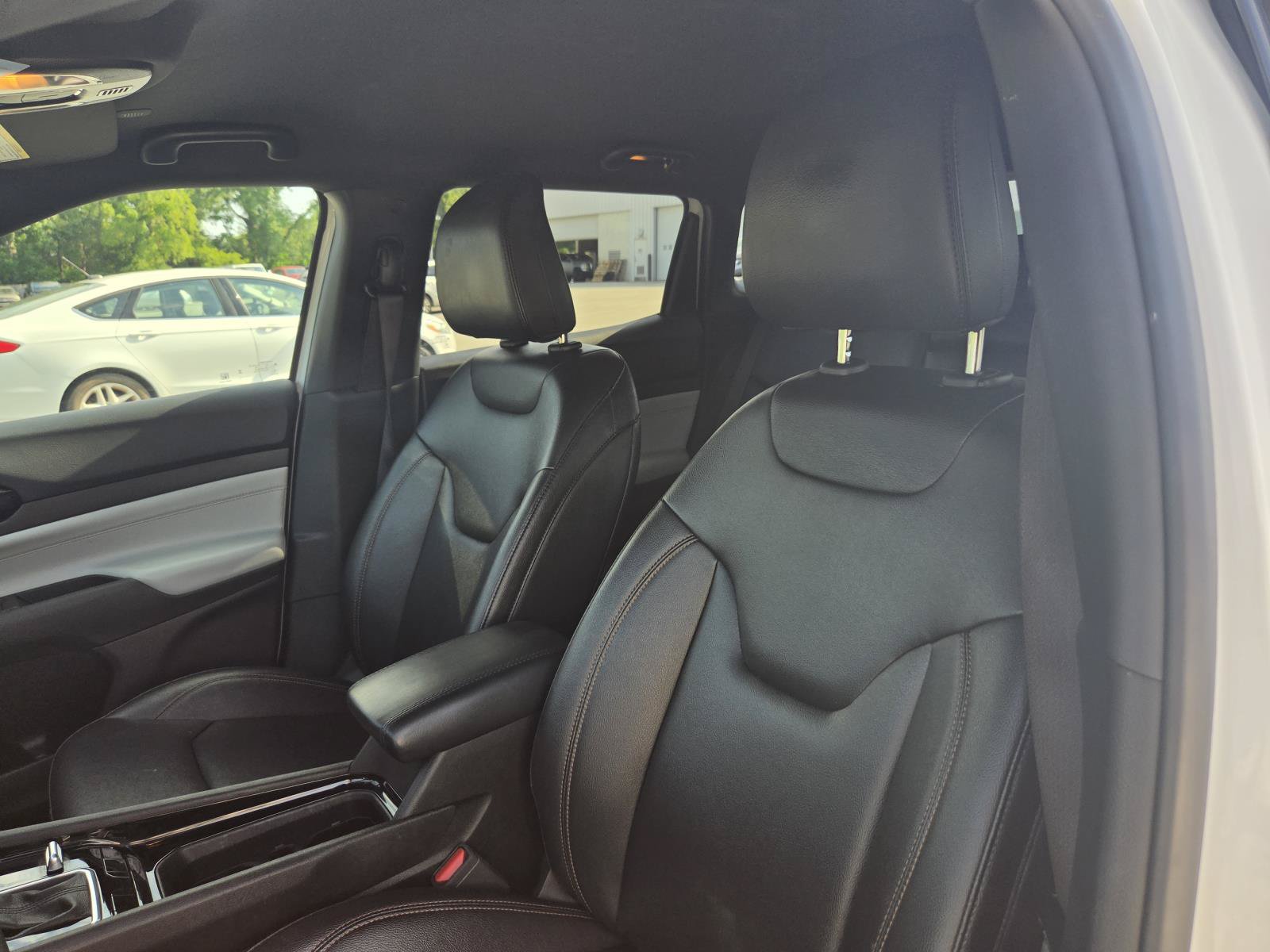 Used 2024 Jeep Compass Limited AWD/4WD image 12