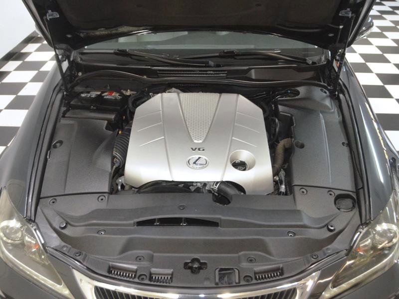 Used 2011 Lexus IS 350C w/ Luxury Pkg image 11