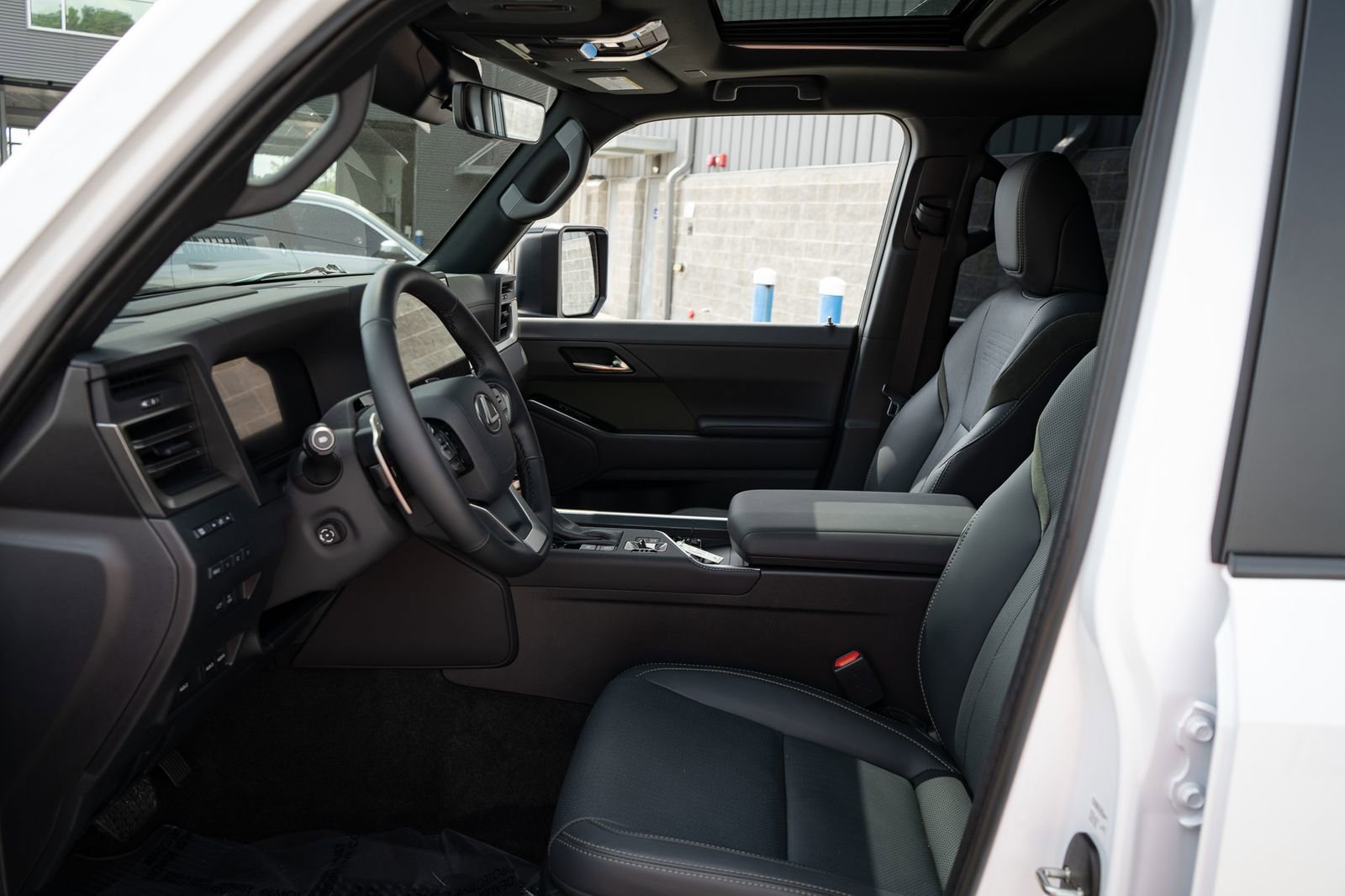Used 2025 Lexus GX 550 AWD/4WD image 23