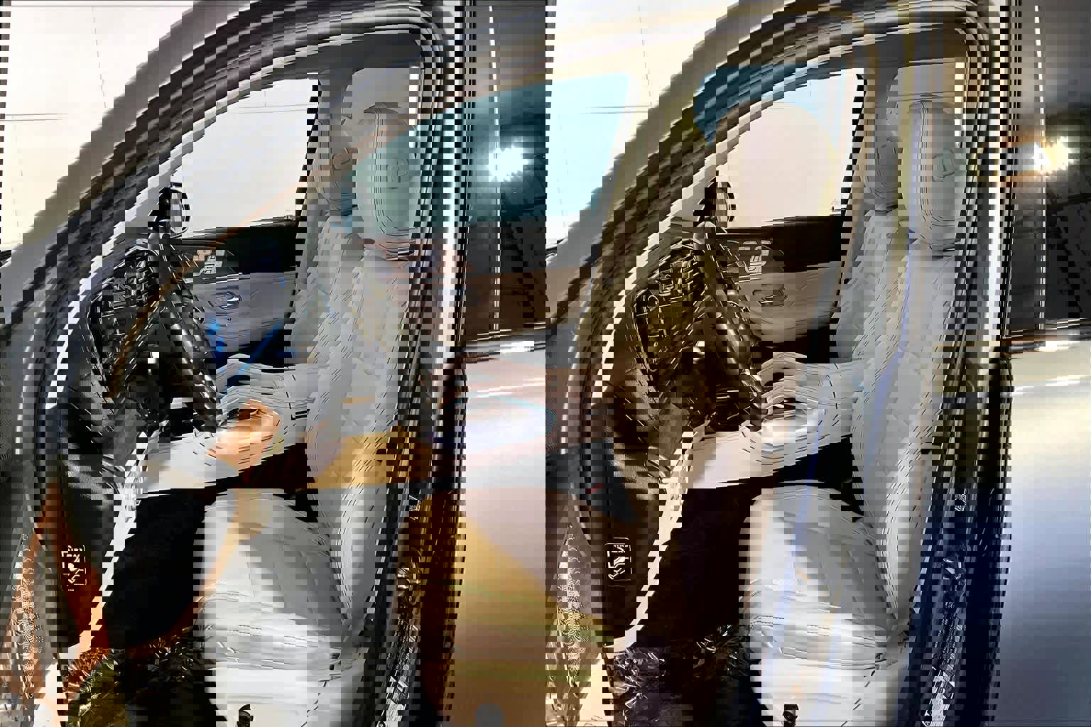 Used 2023 Mercedes-Benz GLS 450 4MATIC image 9