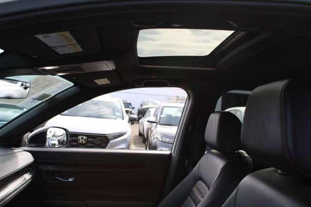 Used 2025 Honda CR-V Sport-L image 33