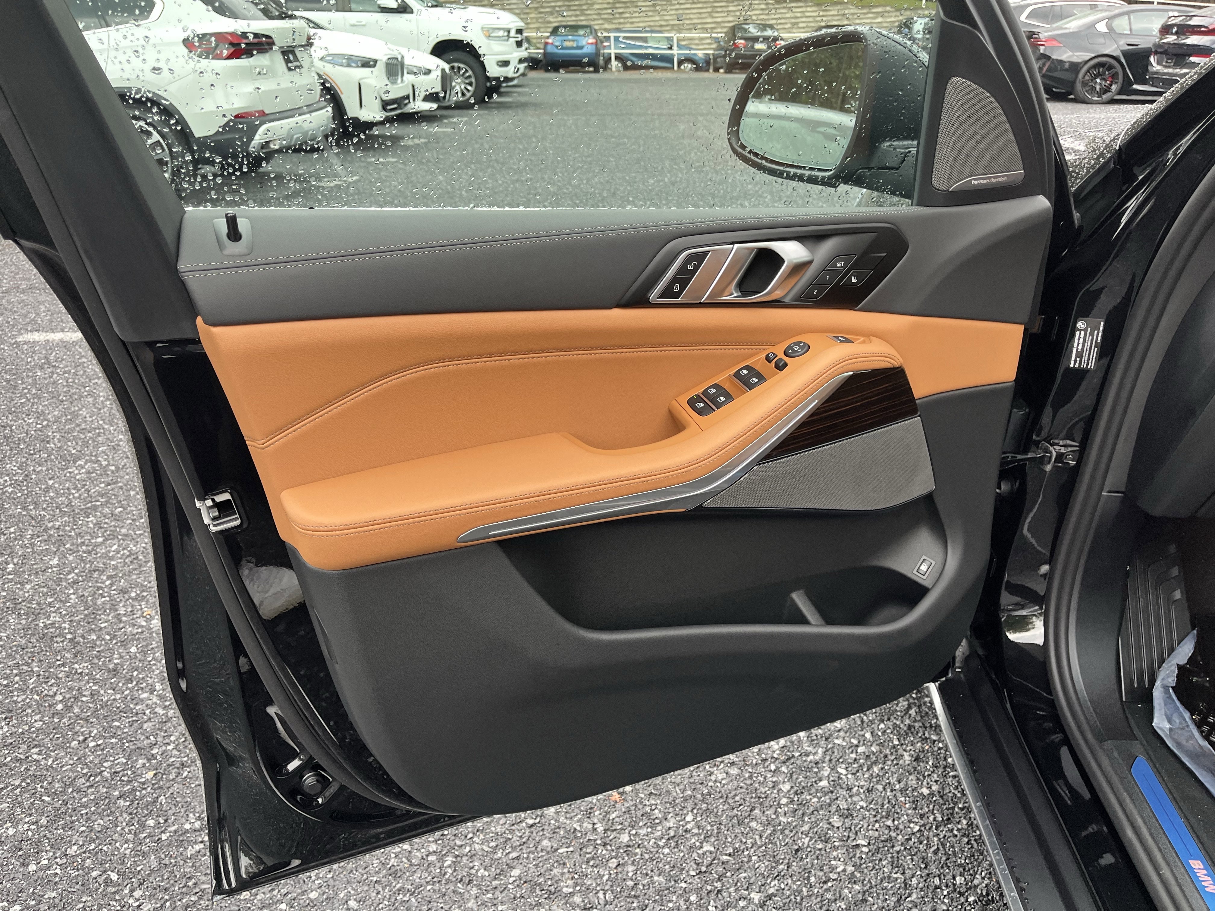 Used 2026 BMW X5 xDrive50e w/ Executive Package image 9