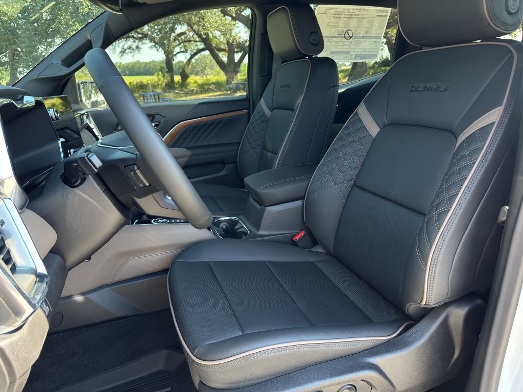 New 2026 GMC Canyon Denali AWD/4WD image 13