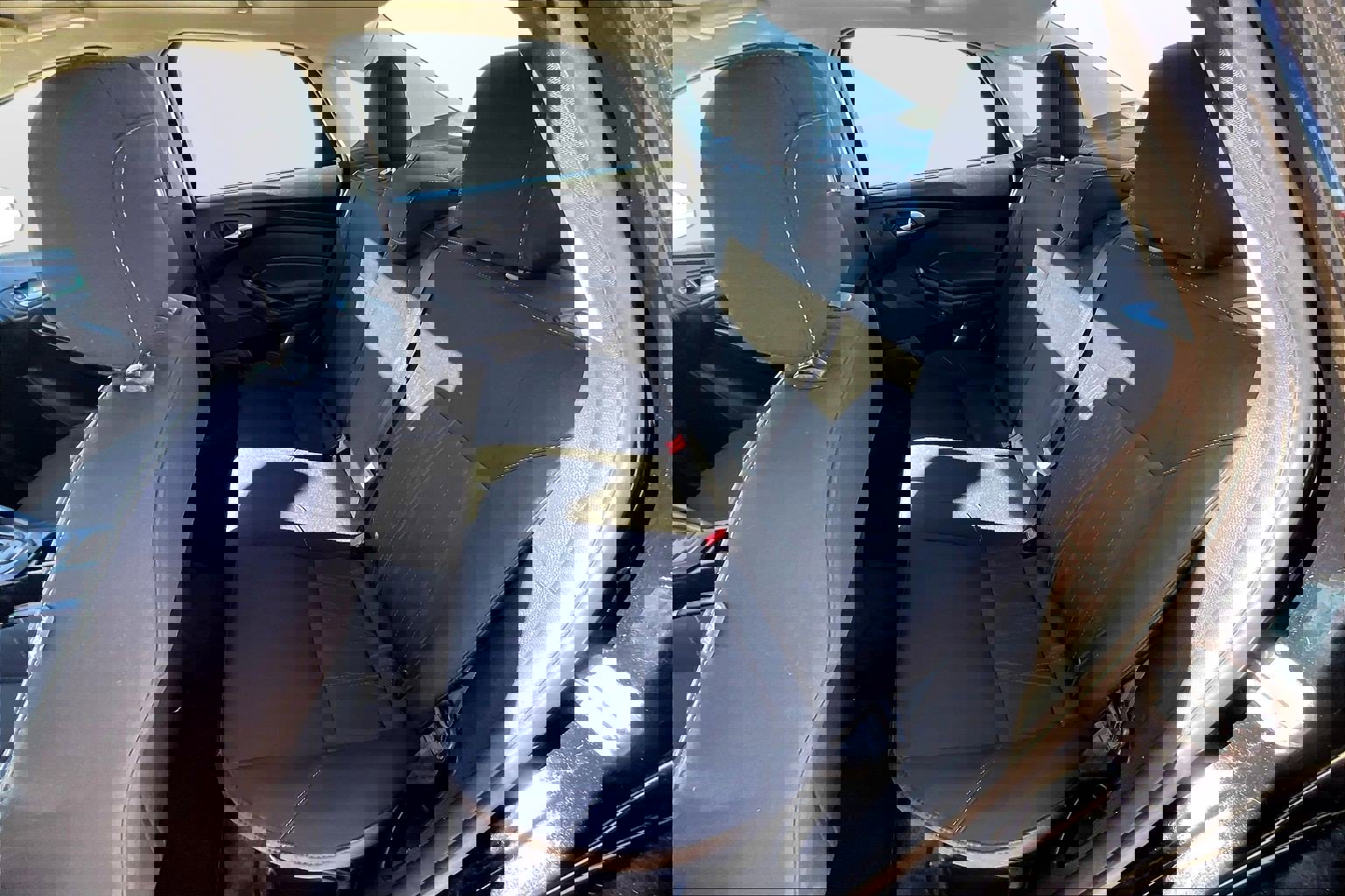 Used 2018 Ford Focus SEL image 18