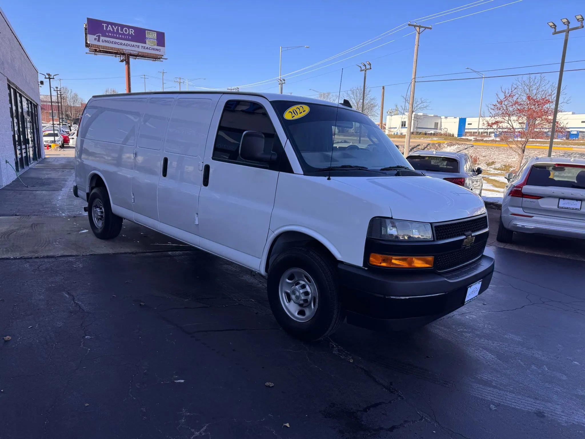 Used 2022 Chevrolet Express 2500 Extended w/ Driver Convenience Package image 7