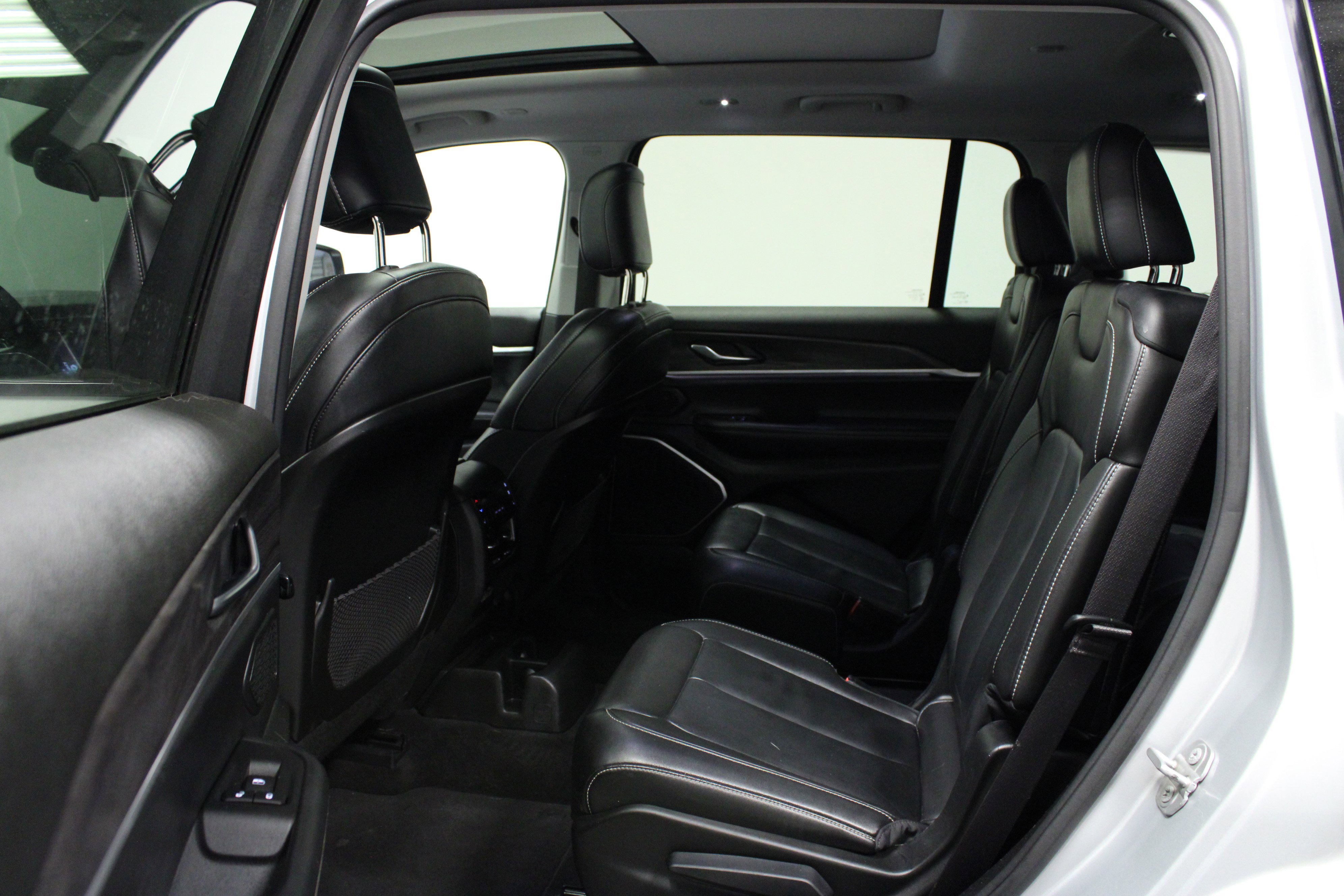 Used 2021 Jeep Grand Cherokee L Limited w/ Trailer Tow Group (B) image 13