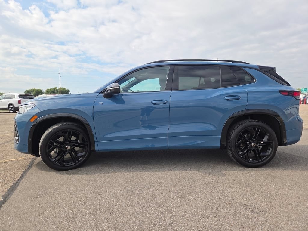 Used 2025 Volkswagen Tiguan SE R-Line AWD/4WD image 18