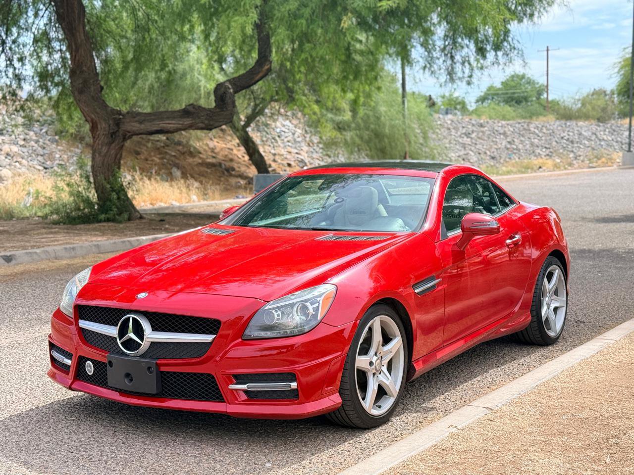 Used 2016 Mercedes-Benz SLK 300 w/ Premium 2 Package image 9