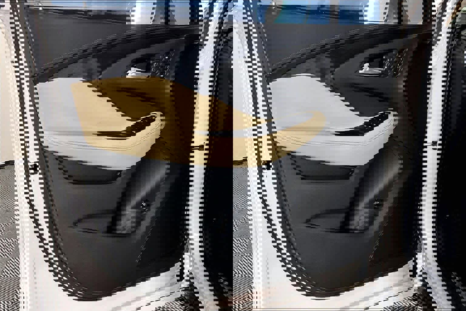 Used 2018 Buick Envision Essence image 19