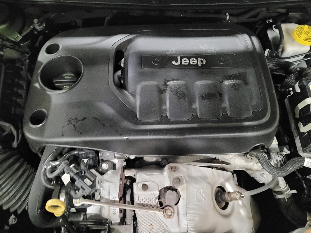 Used 2019 Jeep Cherokee Latitude Plus AWD/4WD image 30