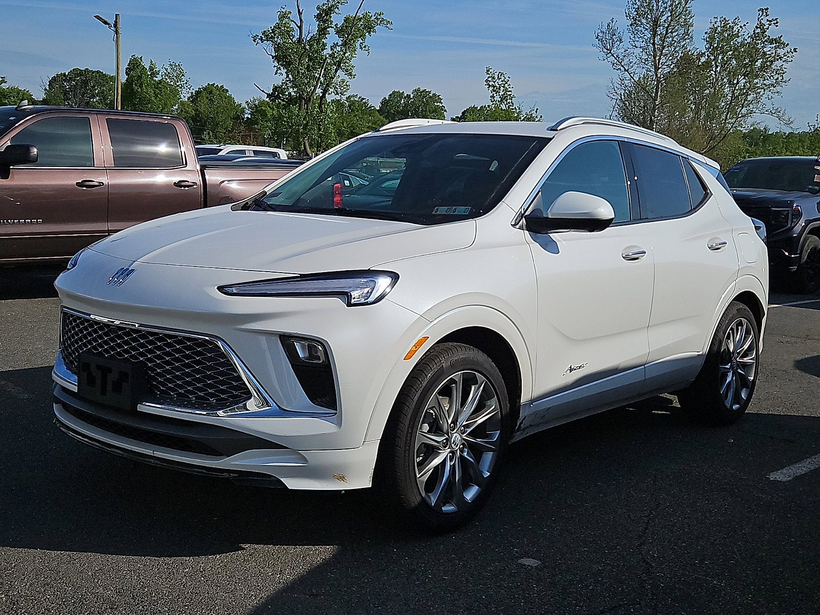 Certified 2025 Buick Encore GX Avenir w/ Avenir Technology Package FWD image 4