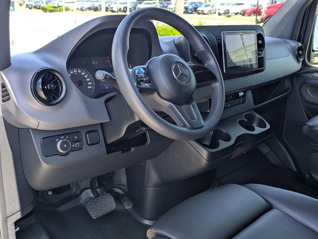 Used 2019 Mercedes-Benz Sprinter 2500 image 10