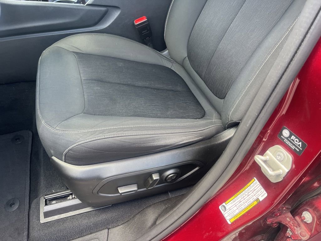 Used 2023 Jeep Grand Cherokee Laredo image 7