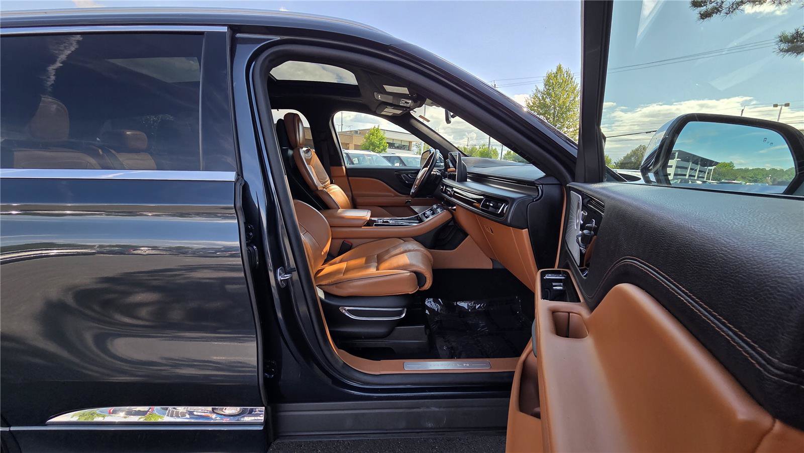 Used 2020 Lincoln Aviator Black Label w/ Dynamic Handling Package AWD/4WD image 32