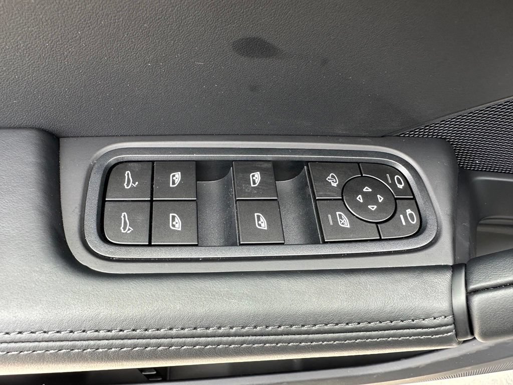 Certified 2026 Porsche Cayenne S AWD/4WD image 19
