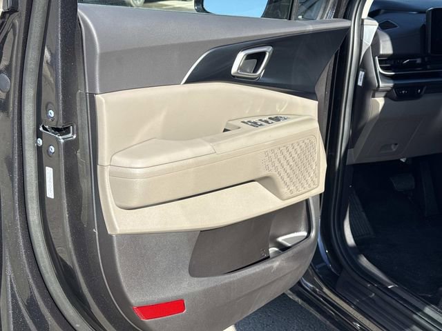 New 2026 Kia Carnival LX image 10