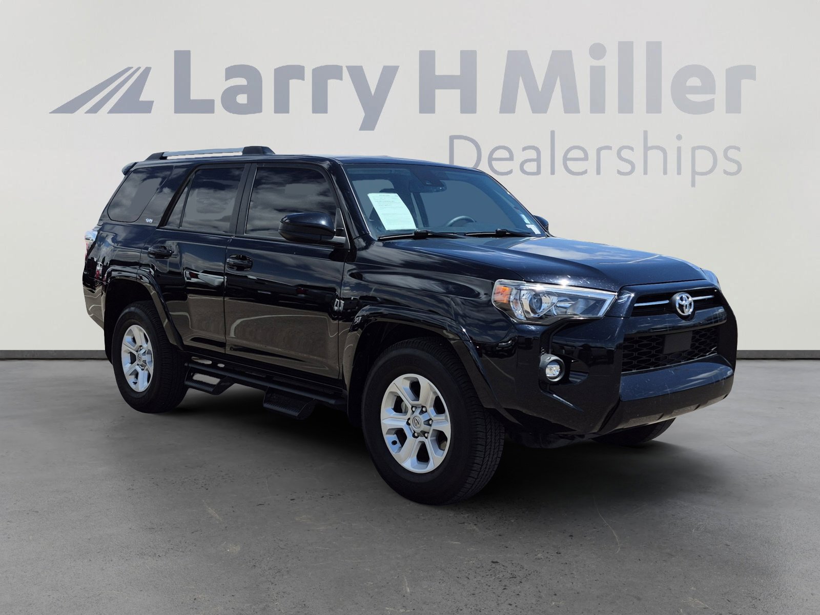 Used 2022 Toyota 4Runner SR5 RWD image 7