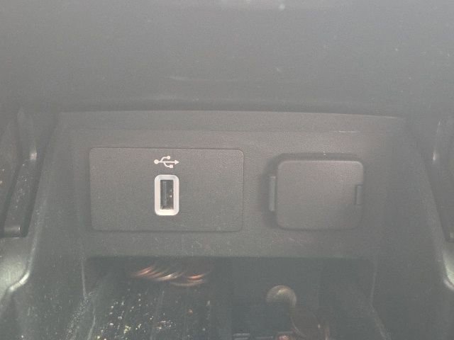 Used 2018 Ford Explorer XLT w/ Equipment Group 202A image 31