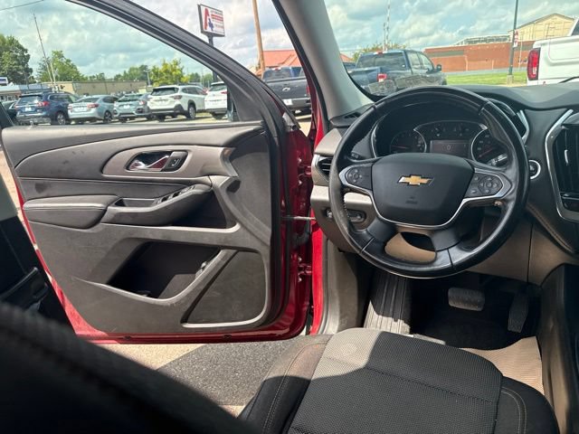 Used 2019 Chevrolet Traverse LT w/ LPO, Blackout Package AWD/4WD image 18