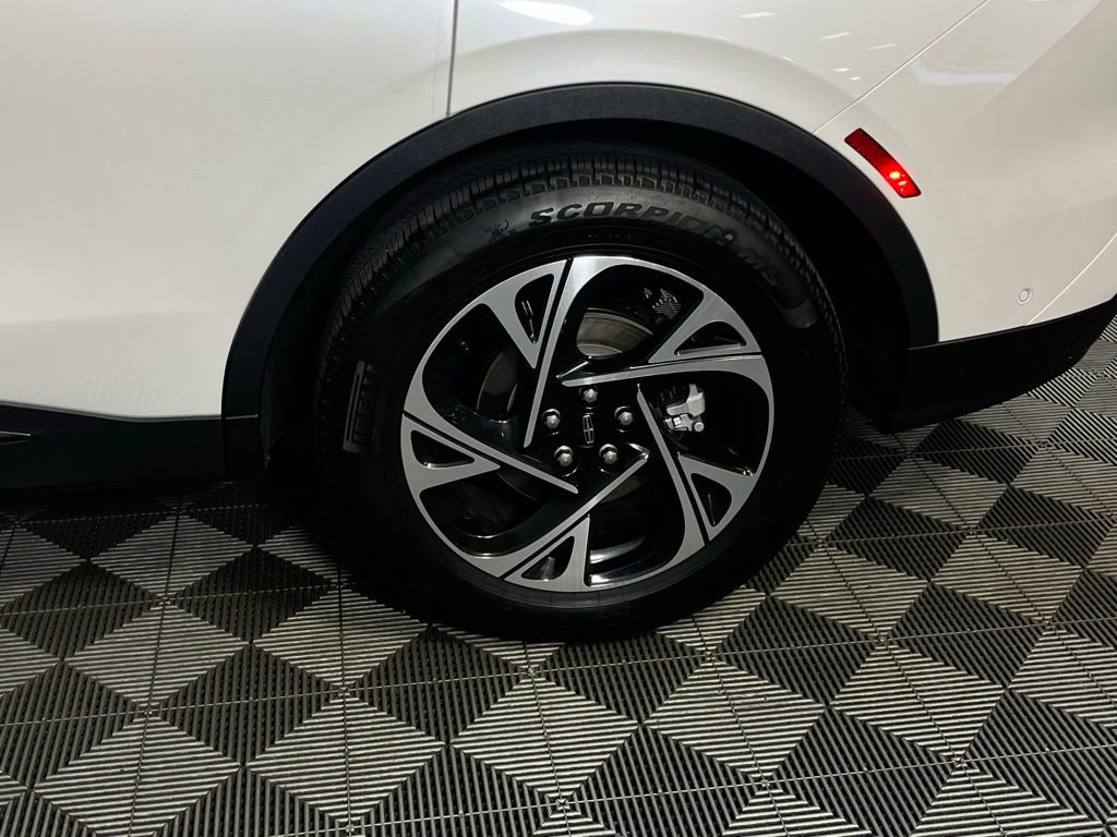 Used 2024 Lincoln Nautilus Premier w/ Jet Appearance Package image 11