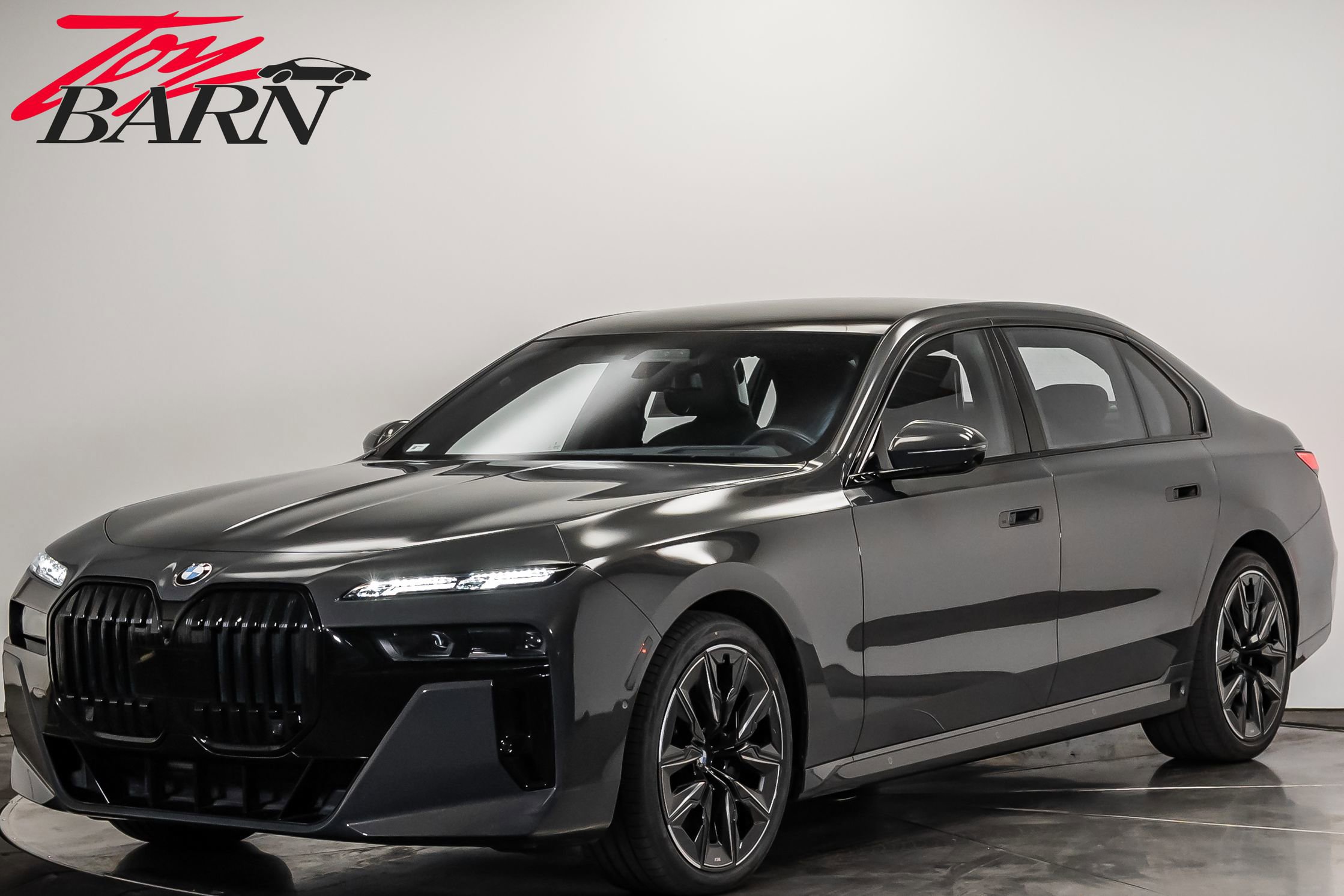 Used 2023 BMW 760i xDrive w/ Executive Package image 1