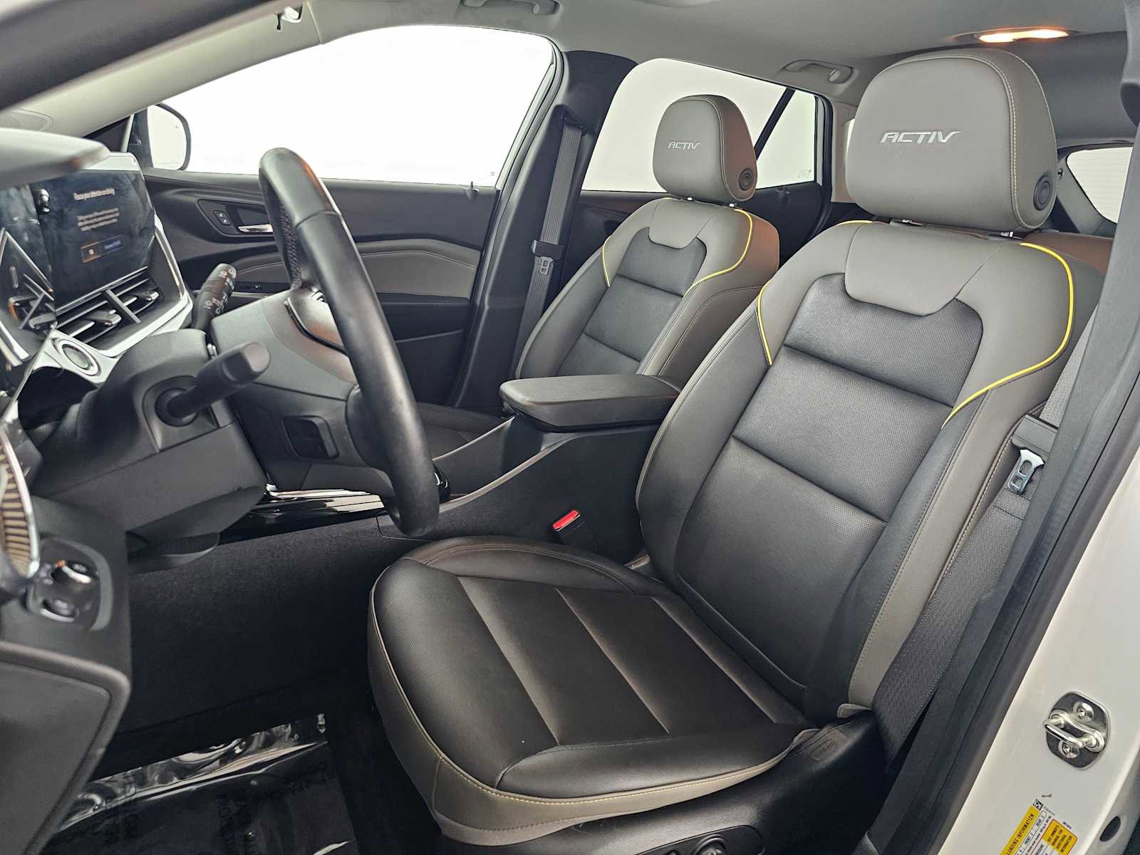 Used 2024 Chevrolet Trax ACTIV w/ Sunroof Package FWD image 21