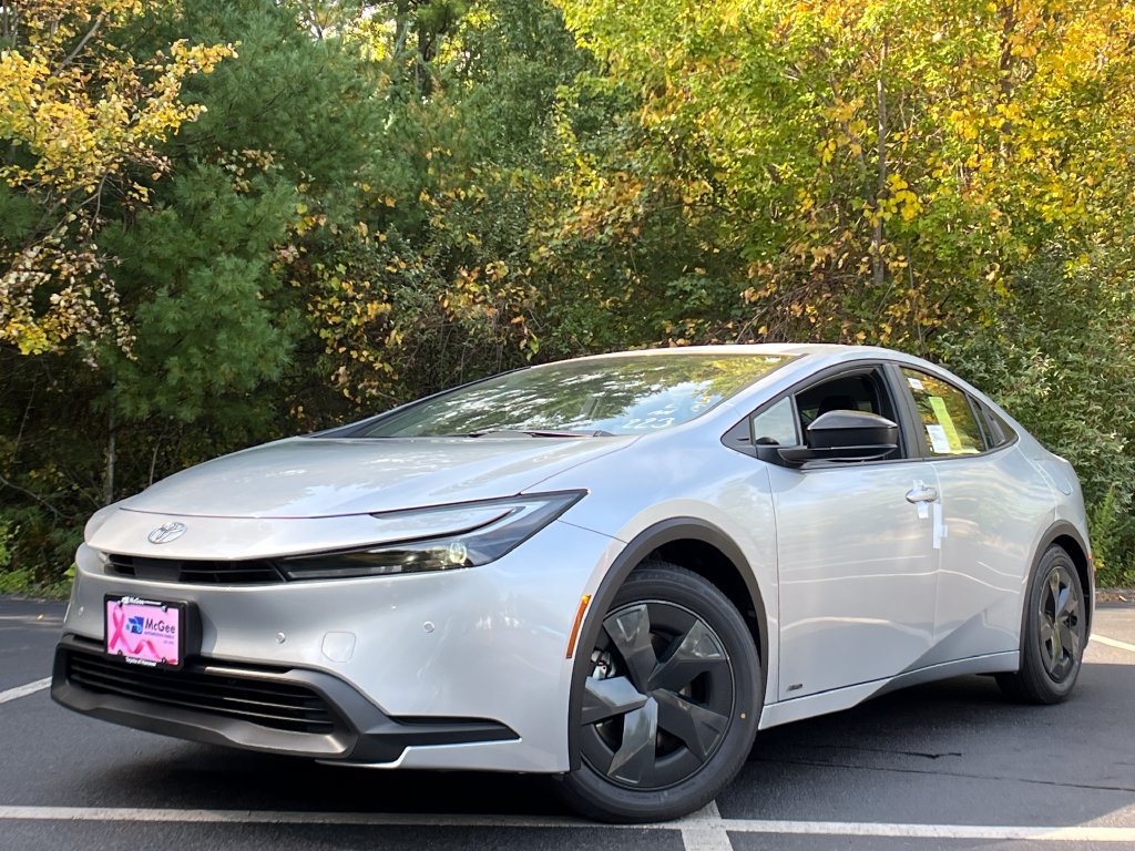 New 2027 Toyota Prius LE