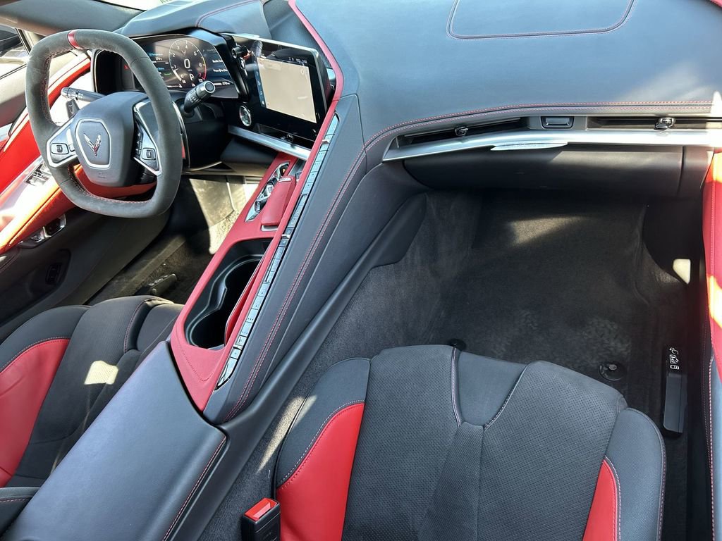 Used 2024 Chevrolet Corvette Stingray Preferred Cpe w/ Z51 Performance Package RWD image 28