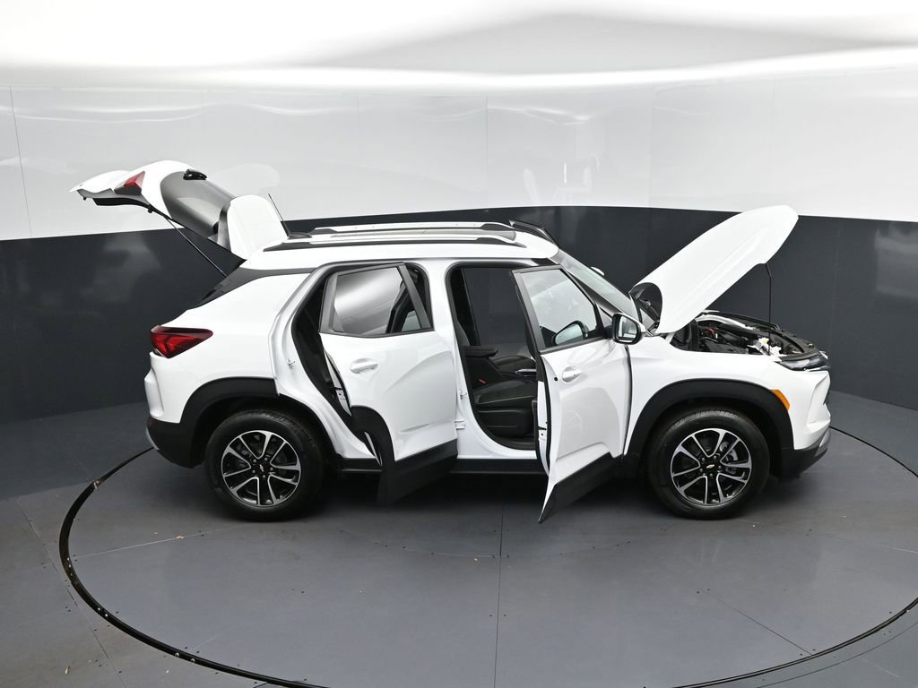 New 2026 Chevrolet TrailBlazer LT w/ LT Cold Weather Package FWD image 50