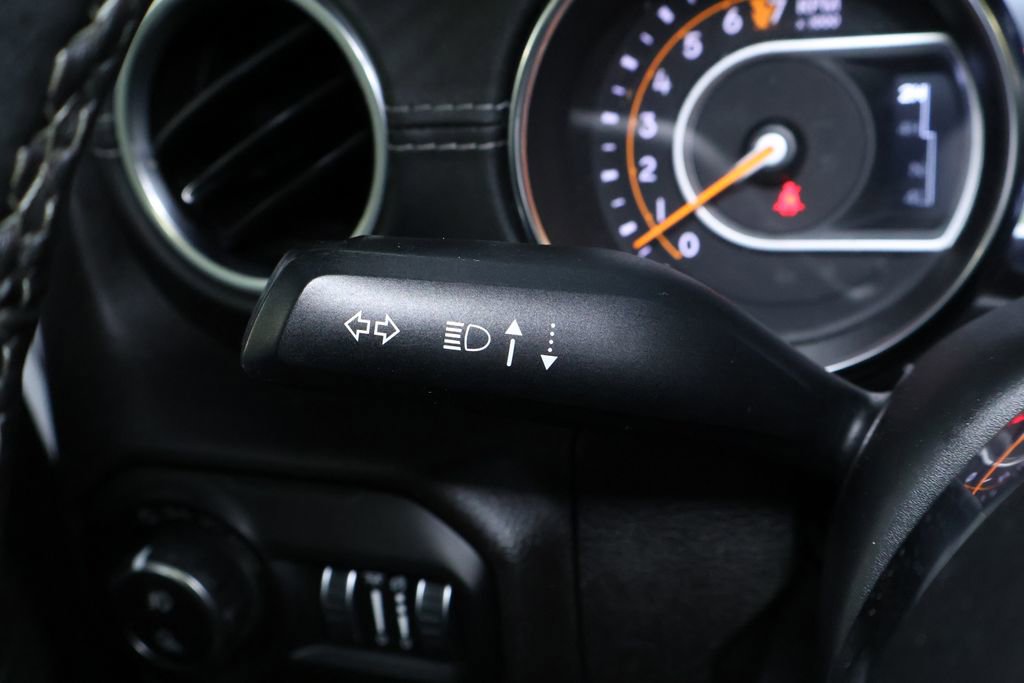 Used 2020 Jeep Gladiator Overland AWD/4WD image 19
