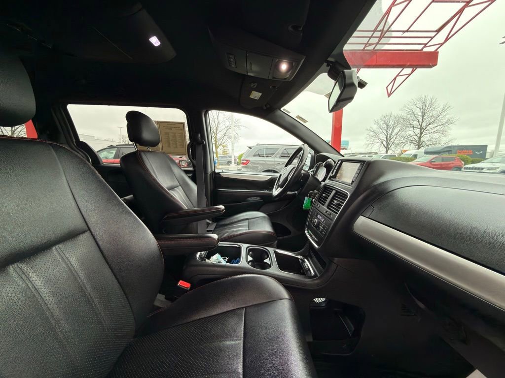 Used 2015 Dodge Grand Caravan R/T w/ Safety Sphere Group image 30