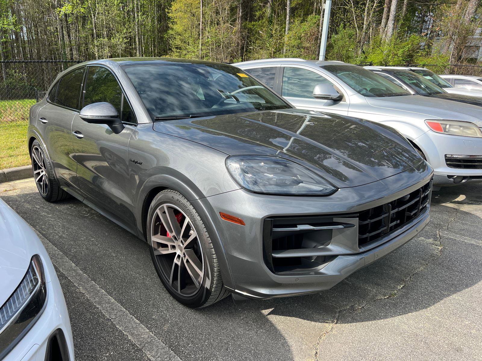 Used 2024 Porsche Cayenne S image 3